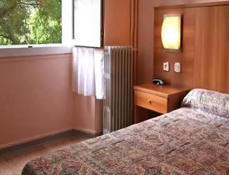 Hotel De La Paix 2*